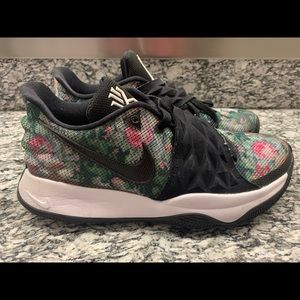 Nike Kyrie Low Black & Floral